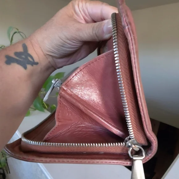 HOBO Remi The Original Leather Accordion Zip Around Wallet - Picture 12 of 14